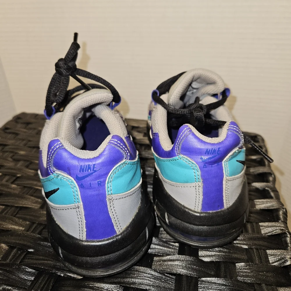 NIKE AIR MAX 95 GS KIDS 3 C. GRAY BLACK PURPLE AND GREEN
